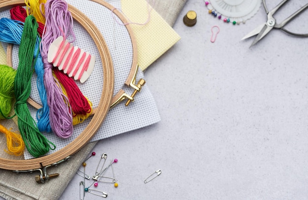 kolorowe muliny i igły